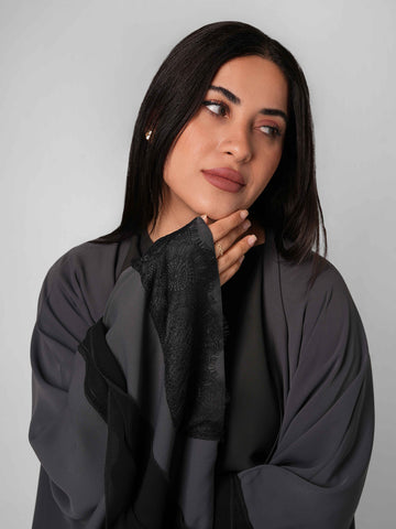 عباية سوداء