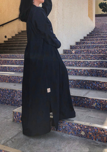 عباية سوداء