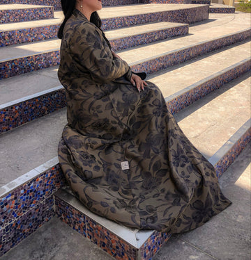 عباية سوداء