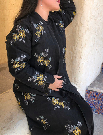 عباية سوداء