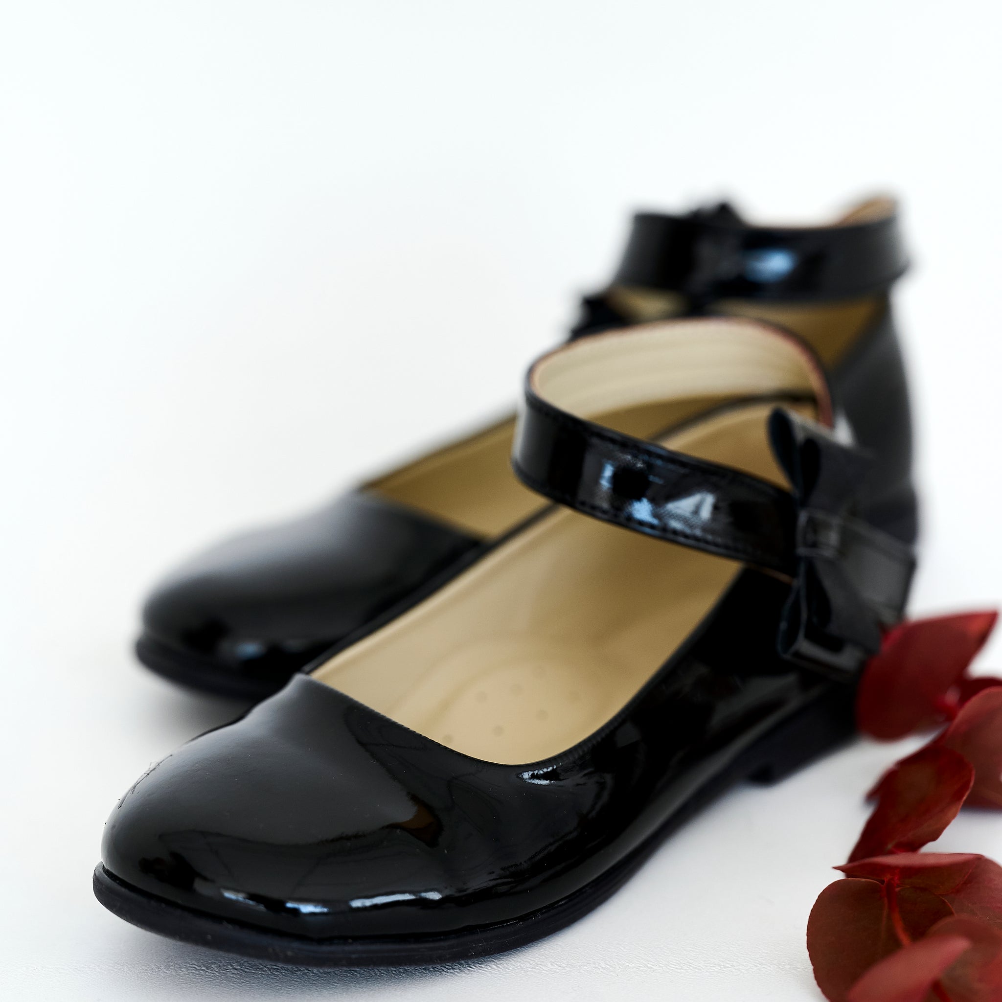 KIDS SHOES