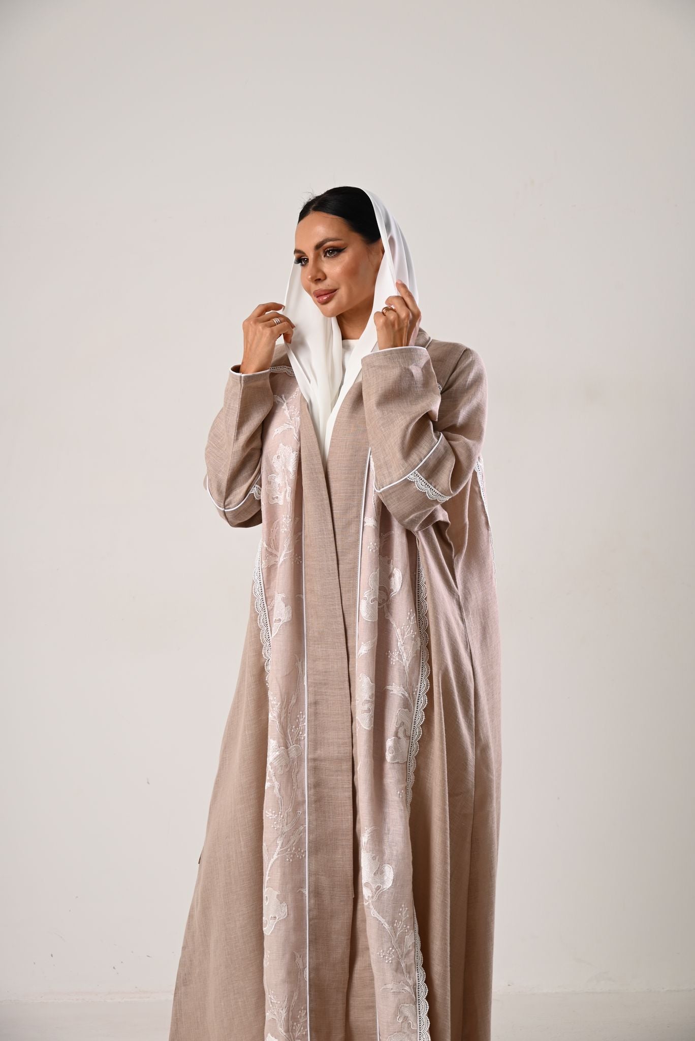 ELEGANT ABAYA