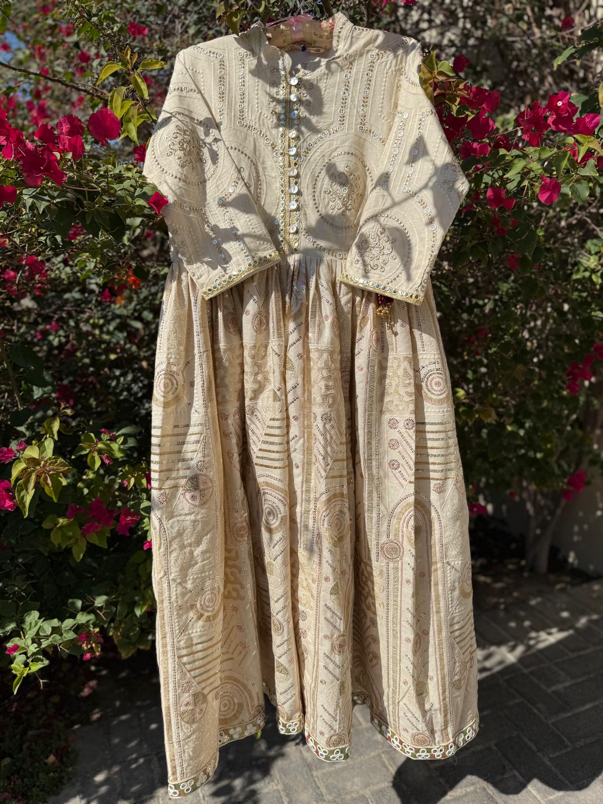 ELEGANT DRESS