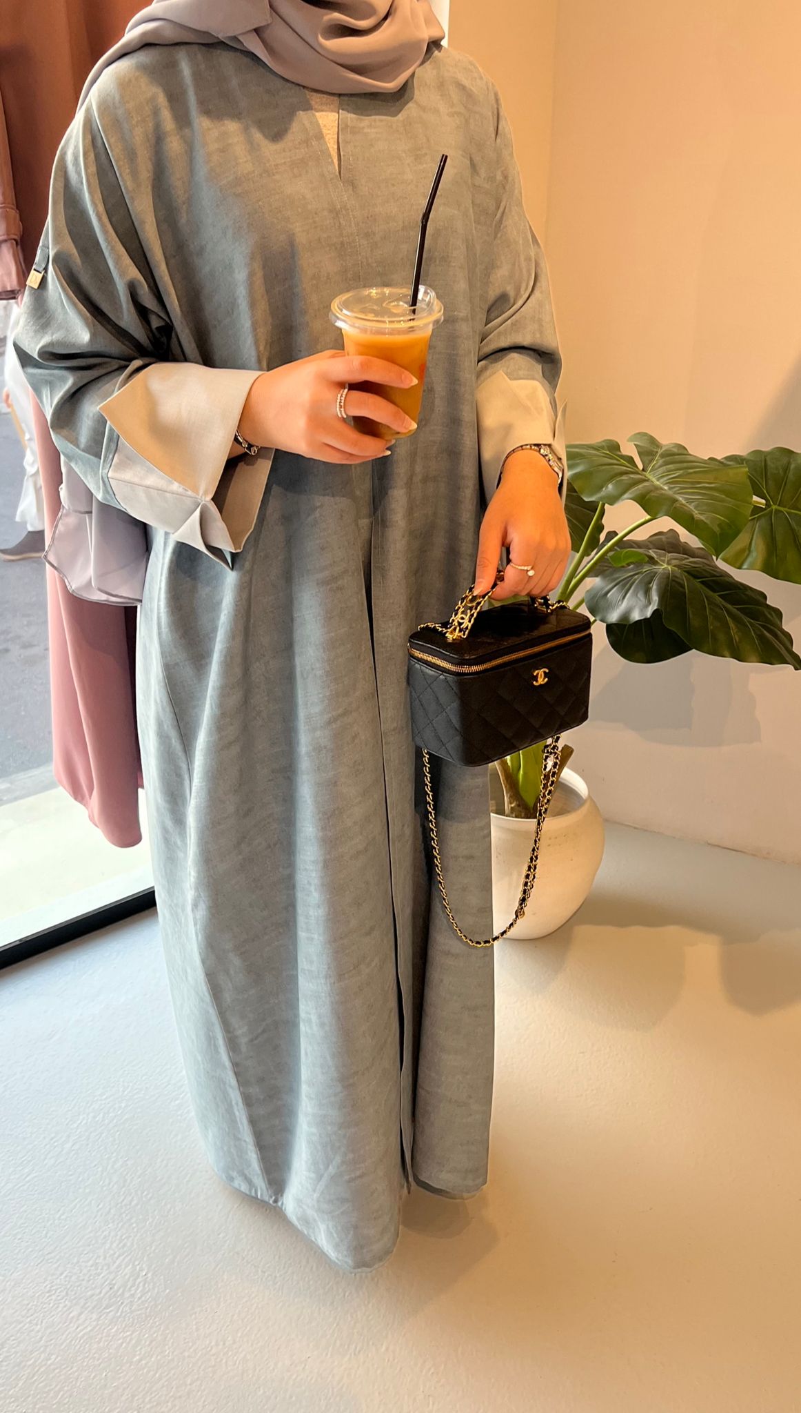 ELEGANT ABAYA